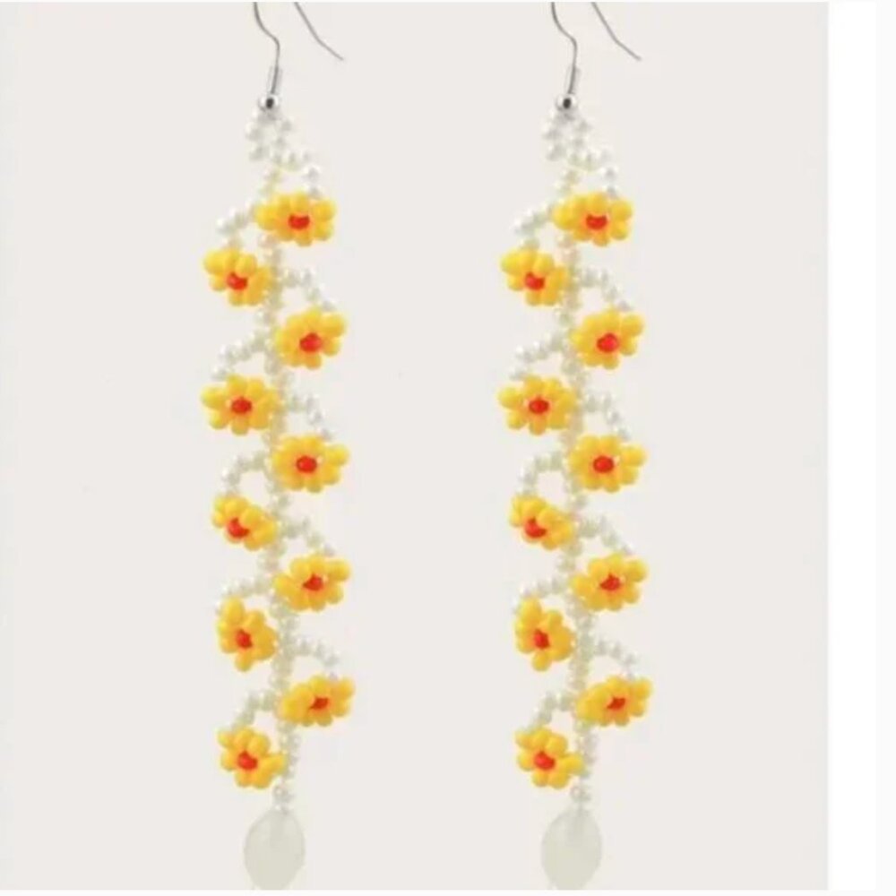 ⭐❤️ FREE Daisy Beaded Flower Drop Boho Peasant hipster Hippie Chic Farm Earrings - Picture 6 of 8
